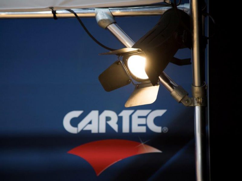 Auto-polijsten-met -de-juiste-verlichting-Cartec-detaling-dome